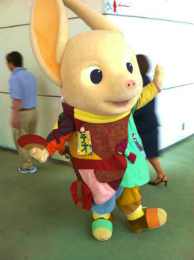 Teo danced with our ecologically friendly fan