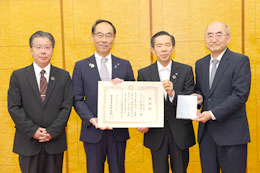 「埼玉発世界行き」冠奨学金-2