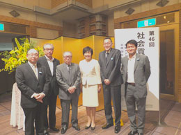 安倍会長と記念写真